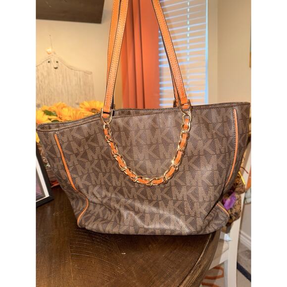 Michael Kors Women’s Harper Black Leather & Gold Hardward Tote Bag - Picture 2 of 11